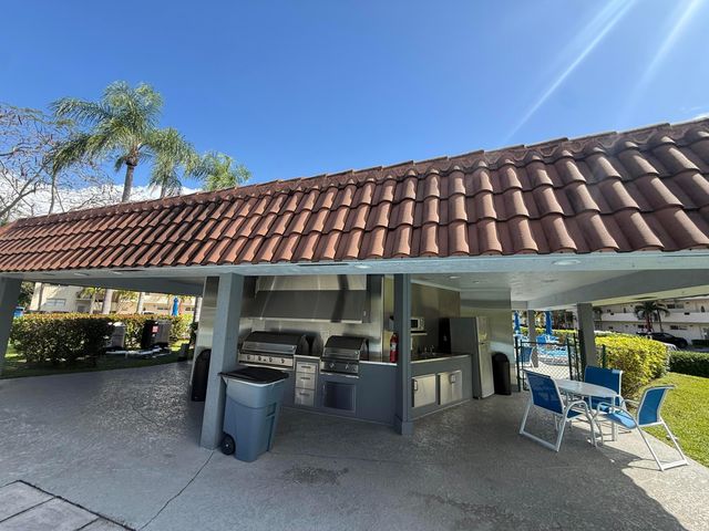 8970 S Hollybrook Boulevard 207, Pembroke Pines, FL 33025