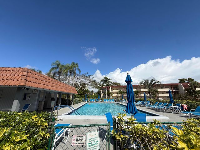 8970 S Hollybrook Boulevard 207, Pembroke Pines, FL 33025