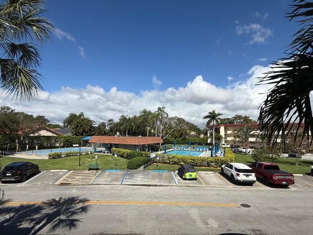 8970 S Hollybrook Boulevard 207, Pembroke Pines, FL 33025