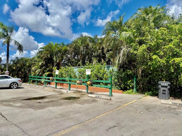 8970 S Hollybrook Boulevard 207, Pembroke Pines, FL 33025