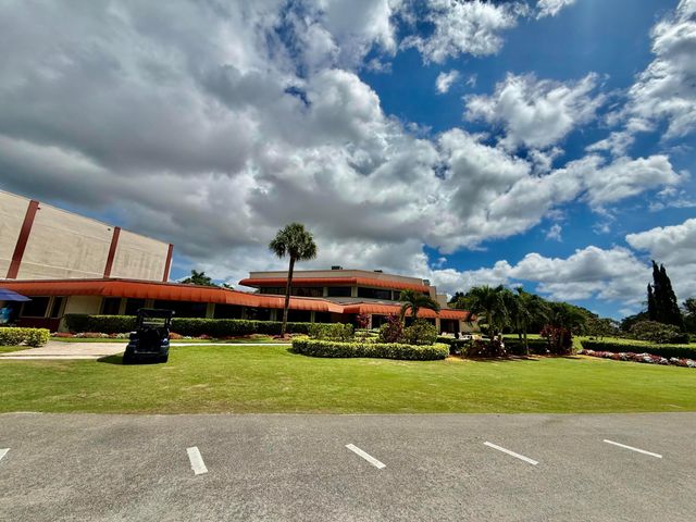 8970 S Hollybrook Boulevard 207, Pembroke Pines, FL 33025