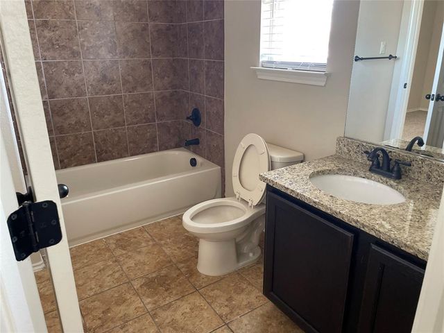 366 JOANNE Loop Unit B, Buda, TX 78610