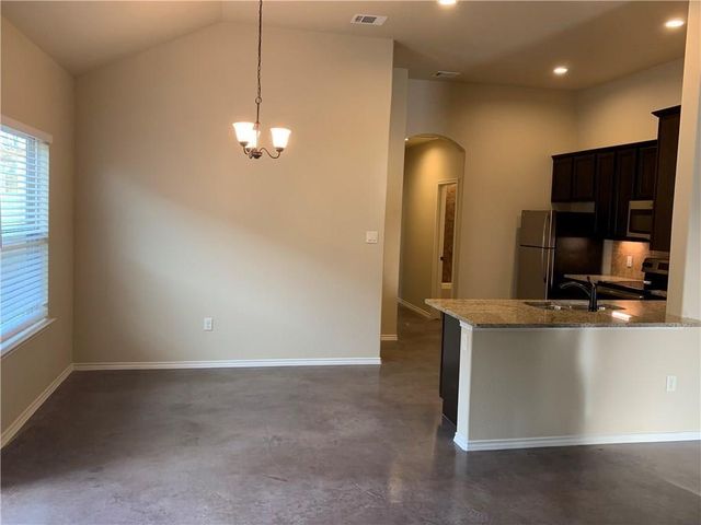 366 JOANNE Loop Unit B, Buda, TX 78610