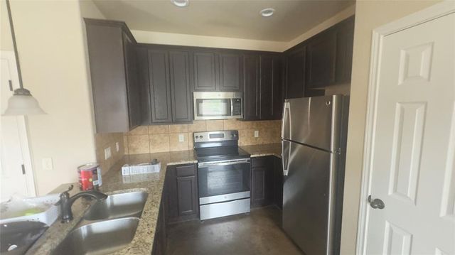 366 JOANNE Loop Unit B, Buda, TX 78610