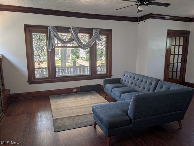 4225 Memphis Avenue, Cleveland, OH 44109