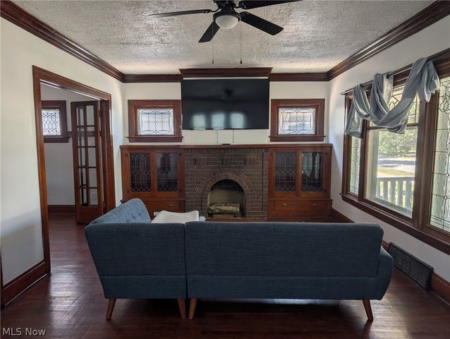 4225 Memphis Avenue, Cleveland, OH 44109