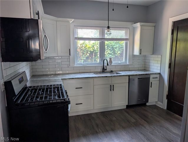 4225 Memphis Avenue, Cleveland, OH 44109