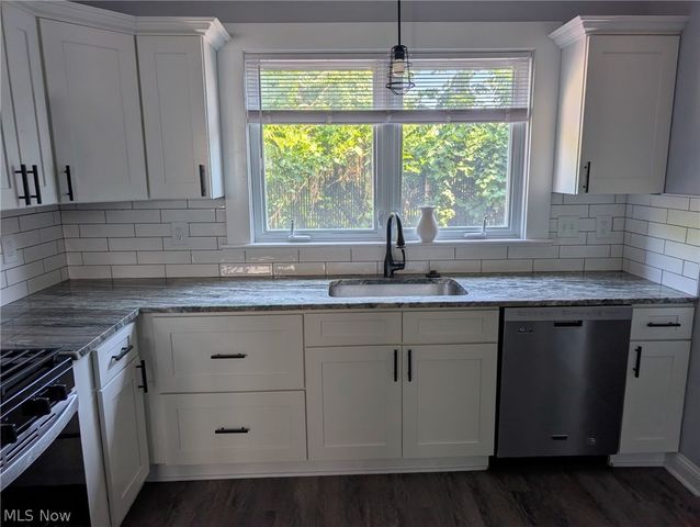 4225 Memphis Avenue, Cleveland, OH 44109