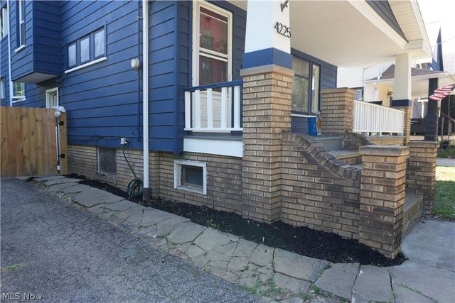4225 Memphis Avenue, Cleveland, OH 44109