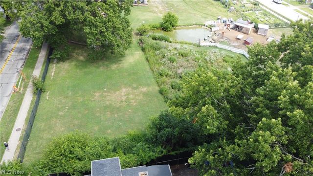 4225 Memphis Avenue, Cleveland, OH 44109