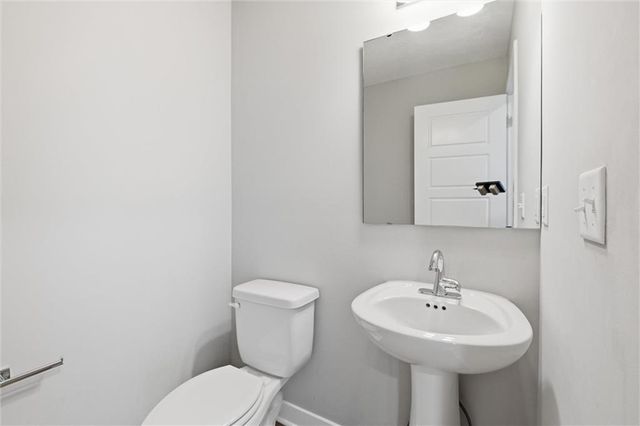 2113 SW Rutherford Drive, Lee's Summit, MO 64082
