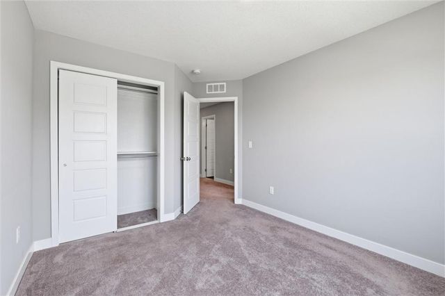 2113 SW Rutherford Drive, Lee's Summit, MO 64082
