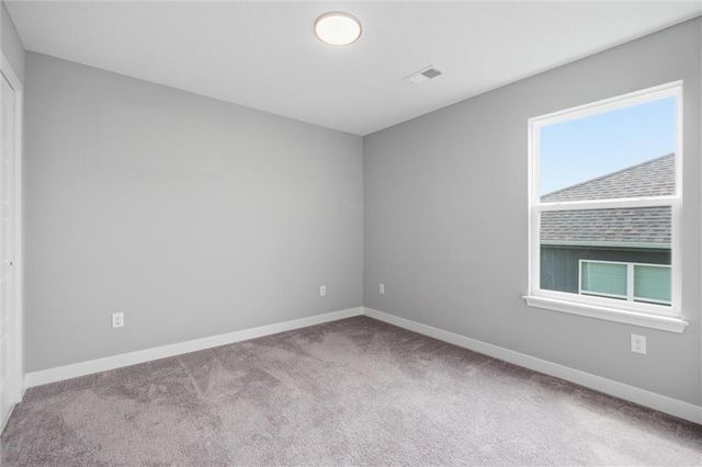 2113 SW Rutherford Drive, Lee's Summit, MO 64082