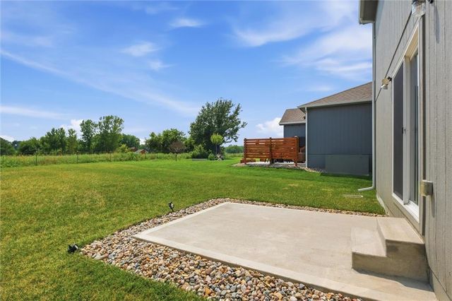 2113 SW Rutherford Drive, Lee's Summit, MO 64082