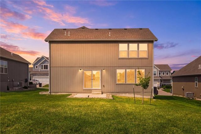 2113 SW Rutherford Drive, Lee's Summit, MO 64082