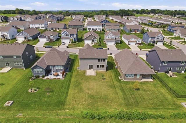 2113 SW Rutherford Drive, Lee's Summit, MO 64082