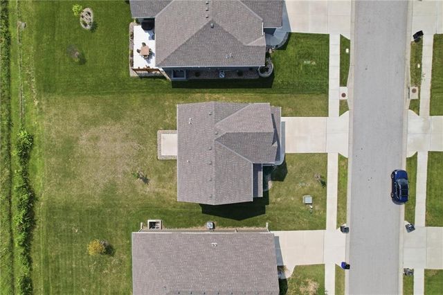 2113 SW Rutherford Drive, Lee's Summit, MO 64082