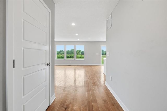 2113 SW Rutherford Drive, Lee's Summit, MO 64082