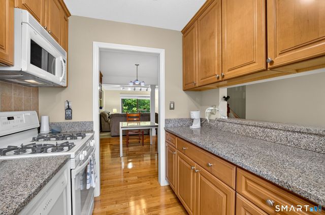 405 Timber Lane 405, Canton, CT 06019