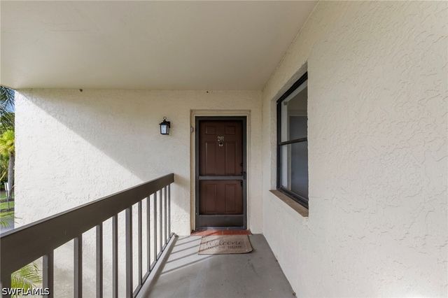 9265 Lake Park DR 201, Fort Myers, FL 33919