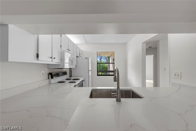 9265 Lake Park DR 201, Fort Myers, FL 33919
