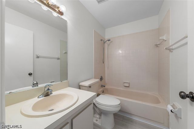 9265 Lake Park DR 201, Fort Myers, FL 33919