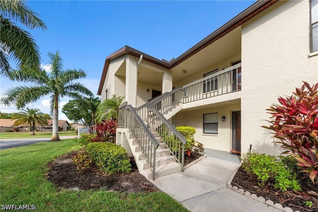 9265 Lake Park DR 201, Fort Myers, FL 33919