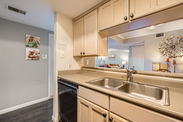 511 Towne House Lane, Richardson, TX 75081