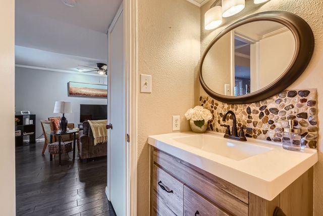 511 Towne House Lane, Richardson, TX 75081