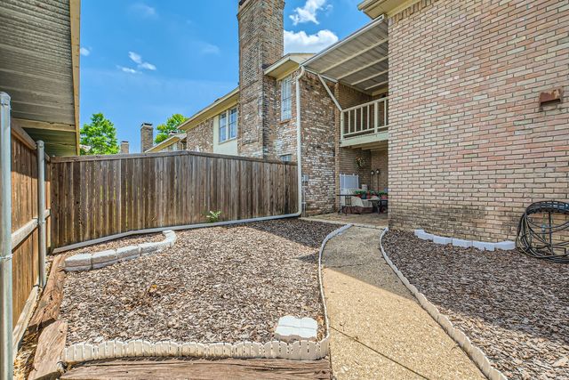 511 Towne House Lane, Richardson, TX 75081