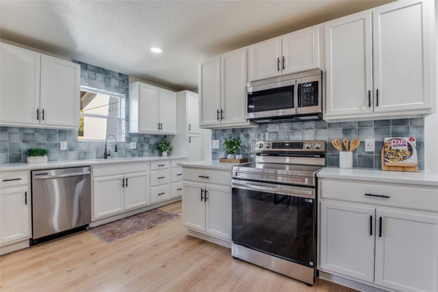 346 E Davis Circle, Duncanville, TX 75116