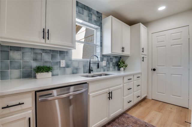 346 E Davis Circle, Duncanville, TX 75116