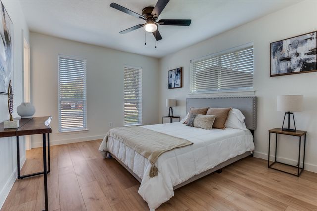 346 E Davis Circle, Duncanville, TX 75116