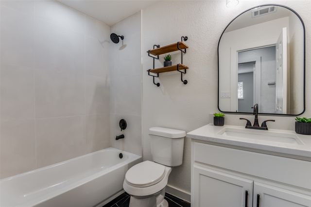 346 E Davis Circle, Duncanville, TX 75116