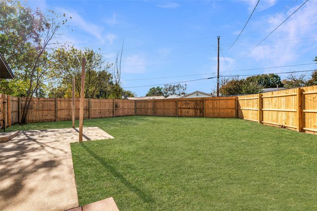 346 E Davis Circle, Duncanville, TX 75116