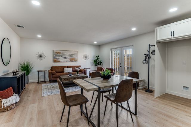 346 E Davis Circle, Duncanville, TX 75116