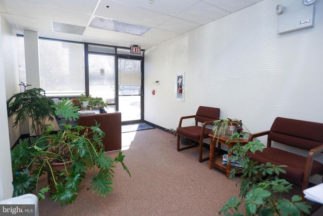 200 HIGHPOINT DR #214, Chalfont, PA 18914