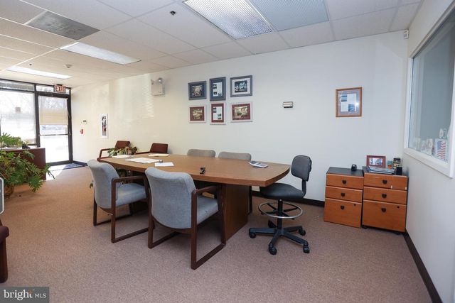 200 HIGHPOINT DR #214, Chalfont, PA 18914