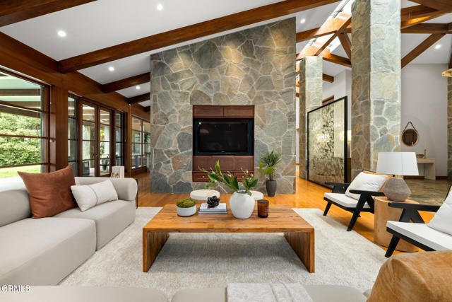 921 Chapea Road, Pasadena, CA 91107