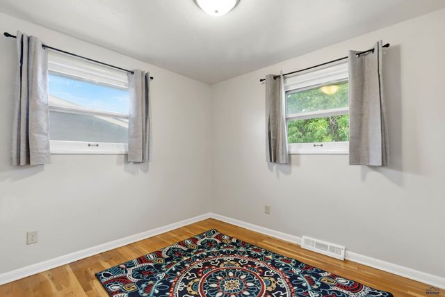 4586 WENTWORTH DR, Rapid City, SD 57702