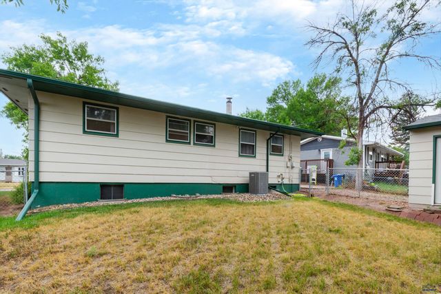 4586 WENTWORTH DR, Rapid City, SD 57702