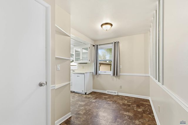 4586 WENTWORTH DR, Rapid City, SD 57702