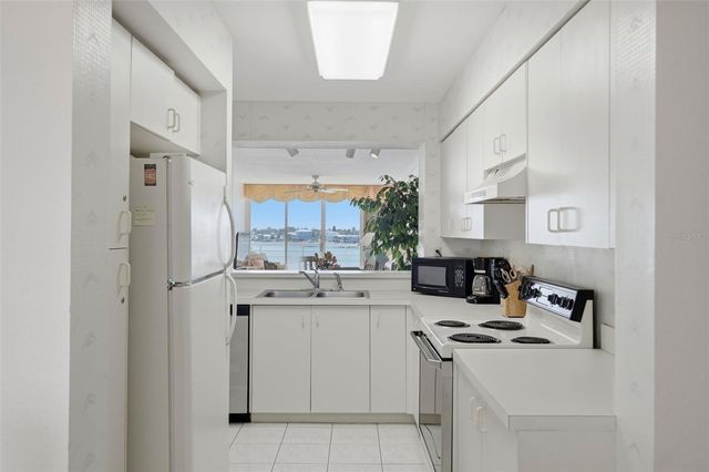 6001 BAHIA DEL MAR CIRCLE 529, St Petersburg, FL 33715