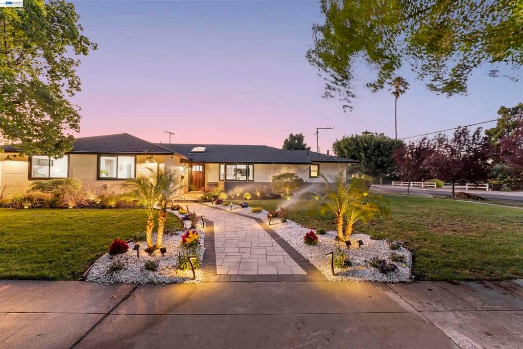 Image 1 of property listing at 1131 Ruth Drive, San Jose, CA 95125