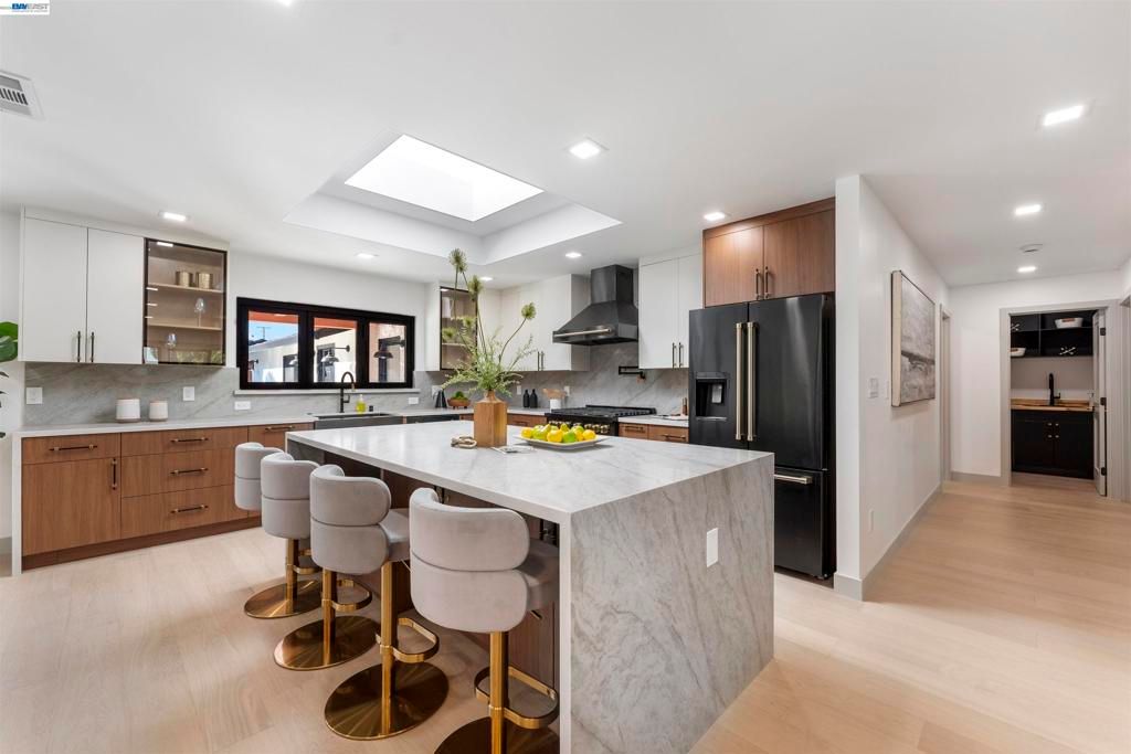 Image 15 of property listing at 1131 Ruth Drive, San Jose, CA 95125