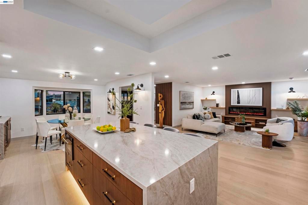 Image 5 of property listing at 1131 Ruth Drive, San Jose, CA 95125