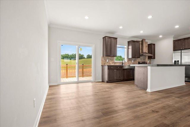 505 Sam Black Road, London, KY 40741