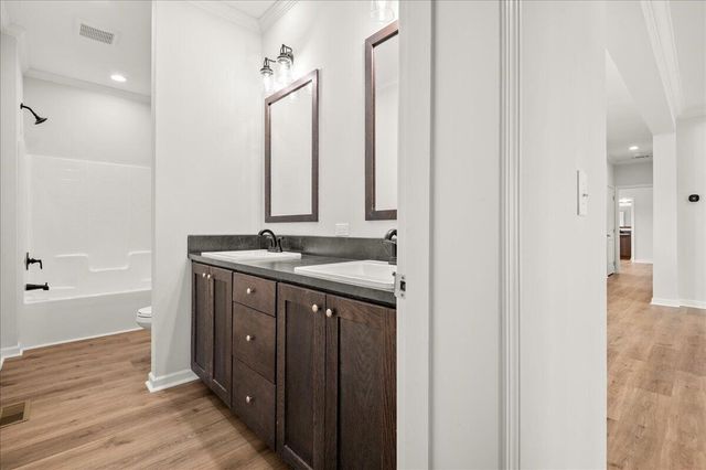505 Sam Black Road, London, KY 40741