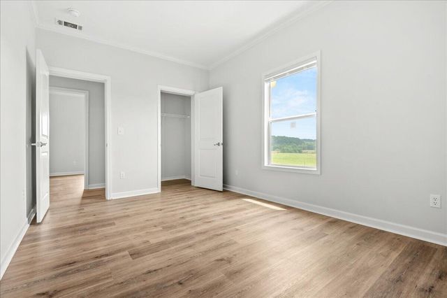 505 Sam Black Road, London, KY 40741