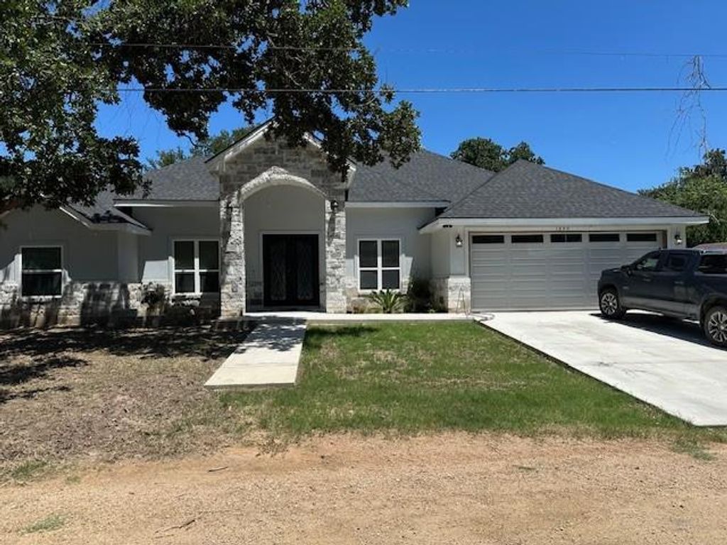 1899 Viewcrest DR, Granite Shoals, TX 78654